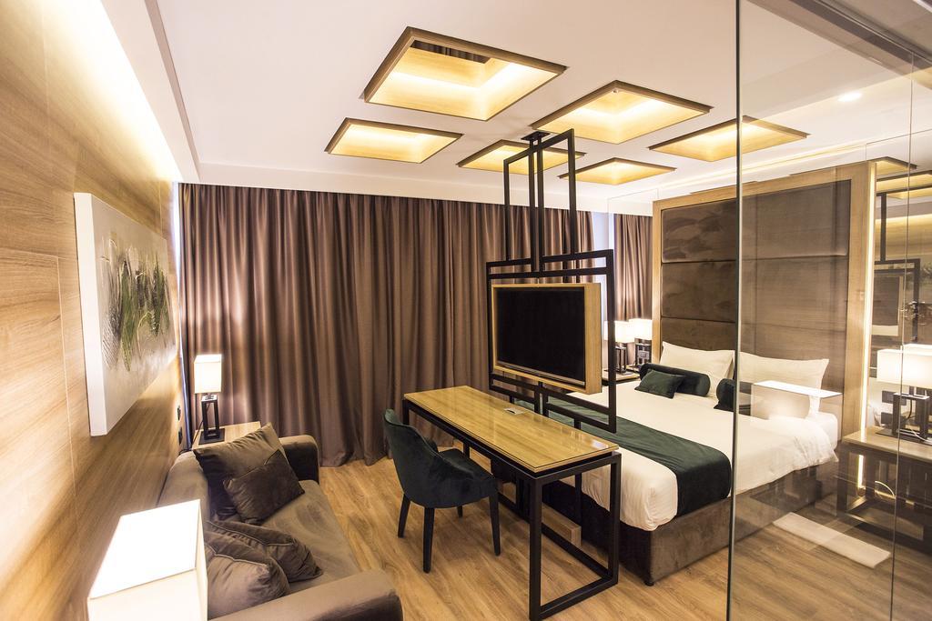 Eden Luxury Suites Terazije เบลเกรด ภายนอก รูปภาพ